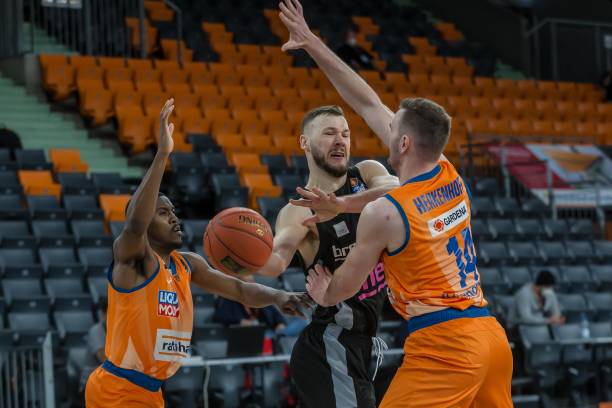 他都展现了 他都展现了