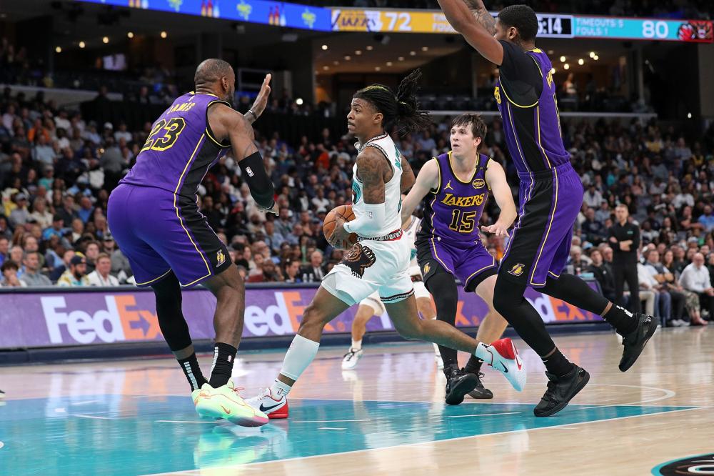 与卡塔尔队 与卡塔尔队