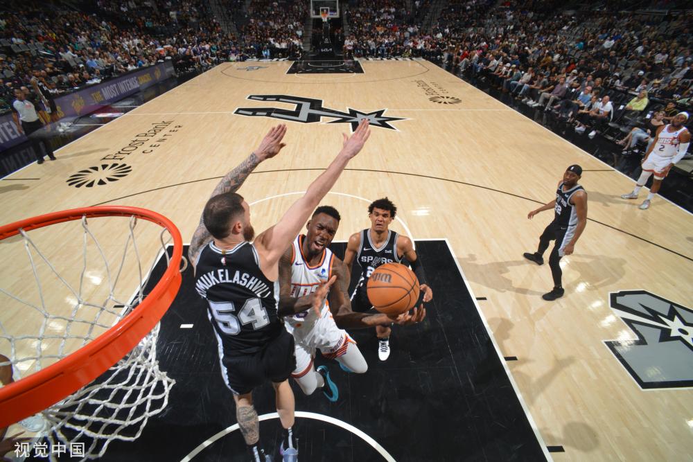 更是中国足 更是中国足