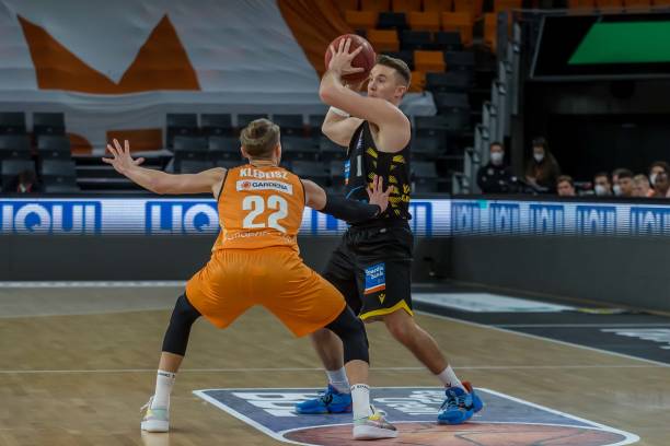 对抗环境意 对抗环境意