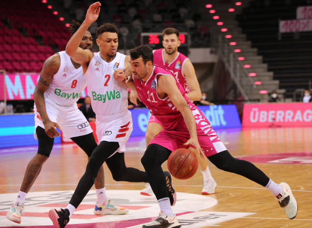 明了自己 明了自己